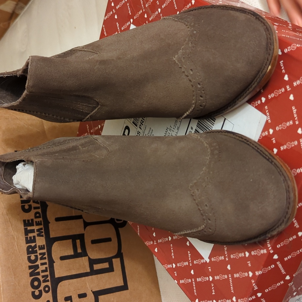 Women's pepper ankle boot color earth size 8 hidden wedge suede
